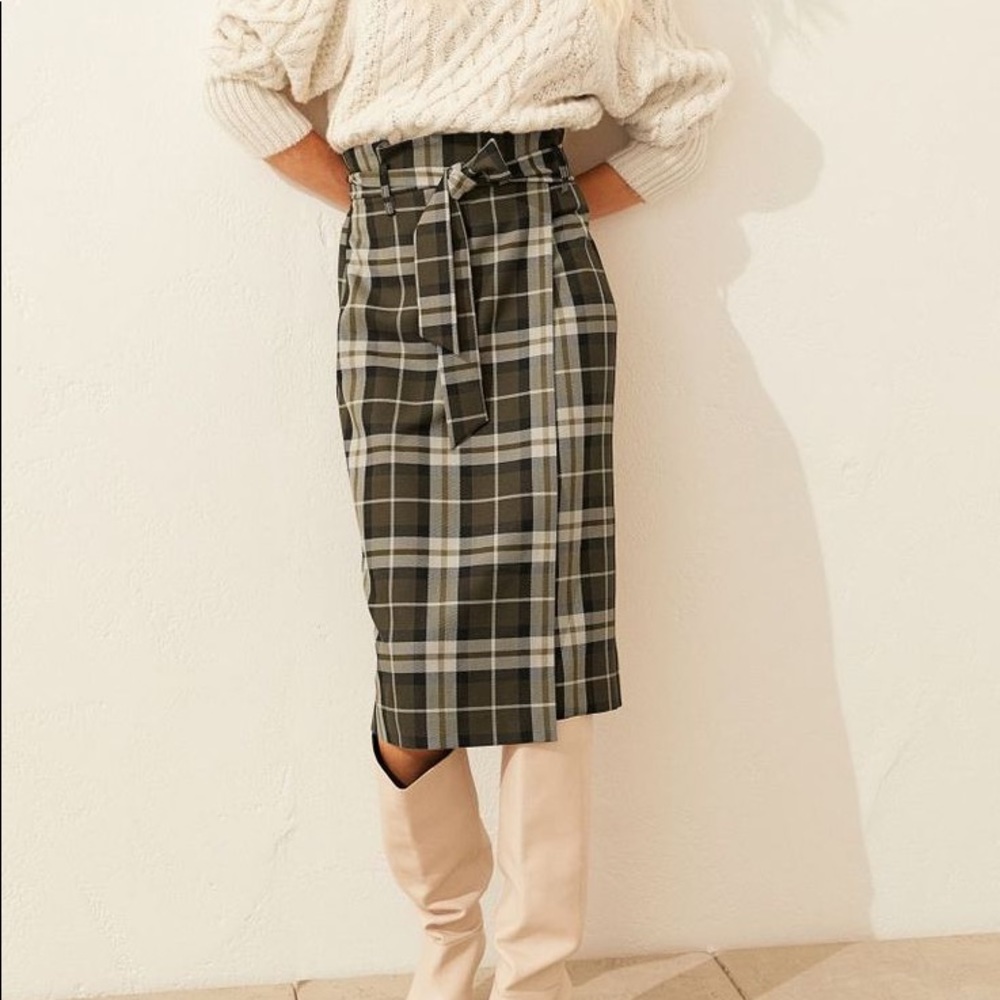 SOLD OUT Rare H&M High-Waisted Tie-belt Wrapover Plaid Tartan Skirt